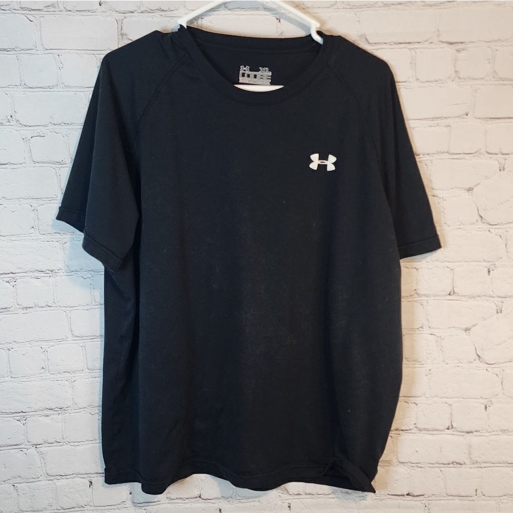 Men's Under Armour "loose" heatgear athletic shirt, size XL